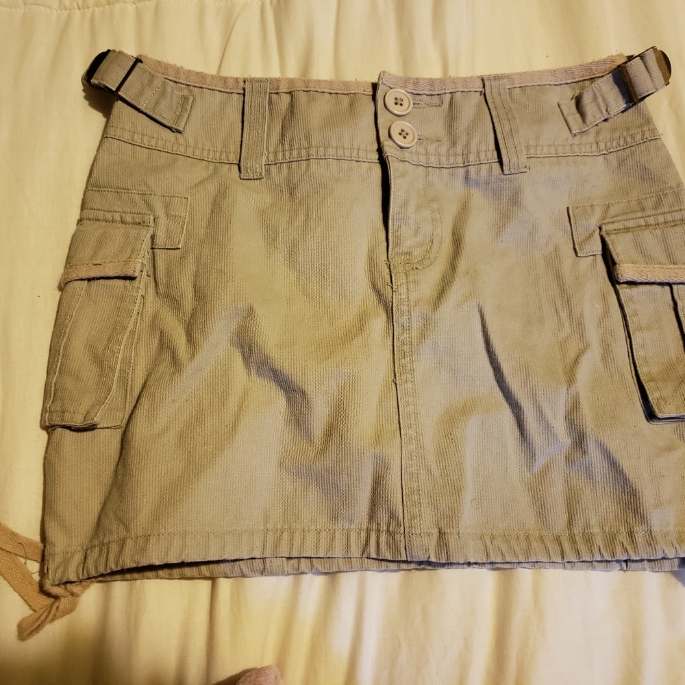 Delia's junior khaki size 0 skirt